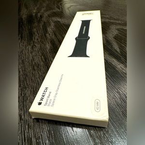 Sports band for Apple Watch. In black.